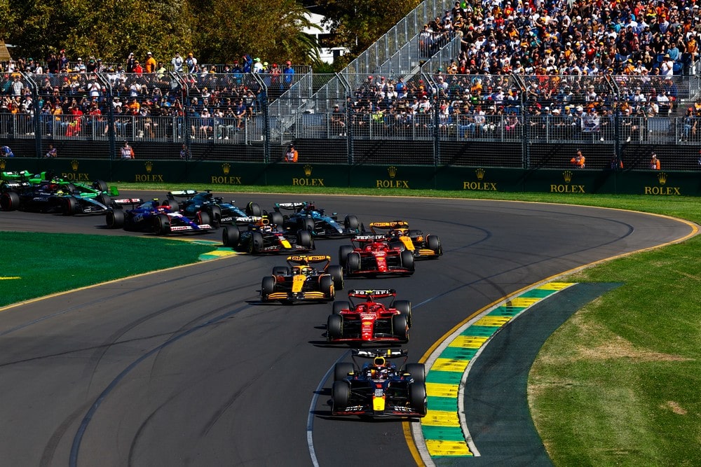 The drivers racing through the first corner at the 2024 Australian Grand Prix