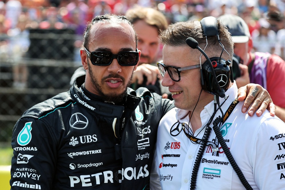 Lewis Hamilton (Left) and race engineer Pete Bonnington (Right) chat on the starting grid of the 2024 Hungarian Grand Prix