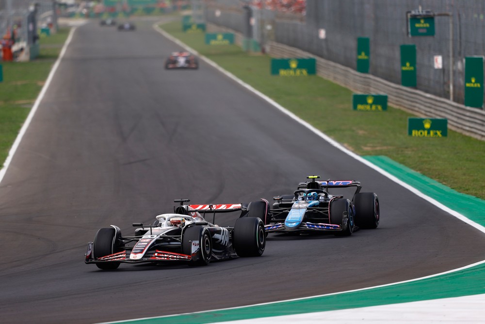 Kevin Magnussen leads Pierre Gasly at the 2024 Italian Grand Prix