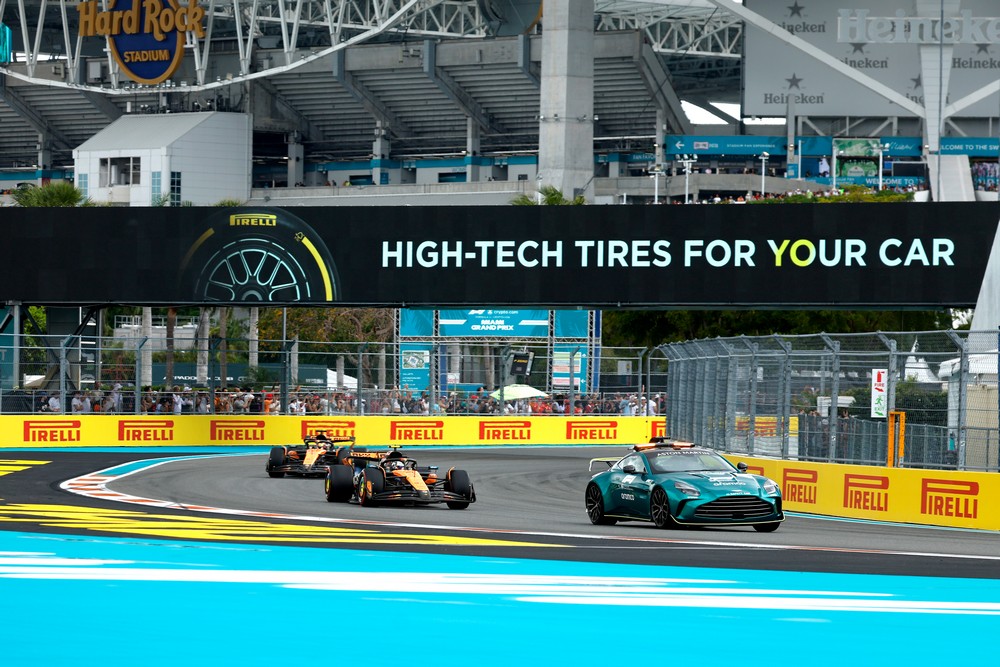 Lando Norris leads the field behind the safety car at the end of the 2025 Miami sprint race