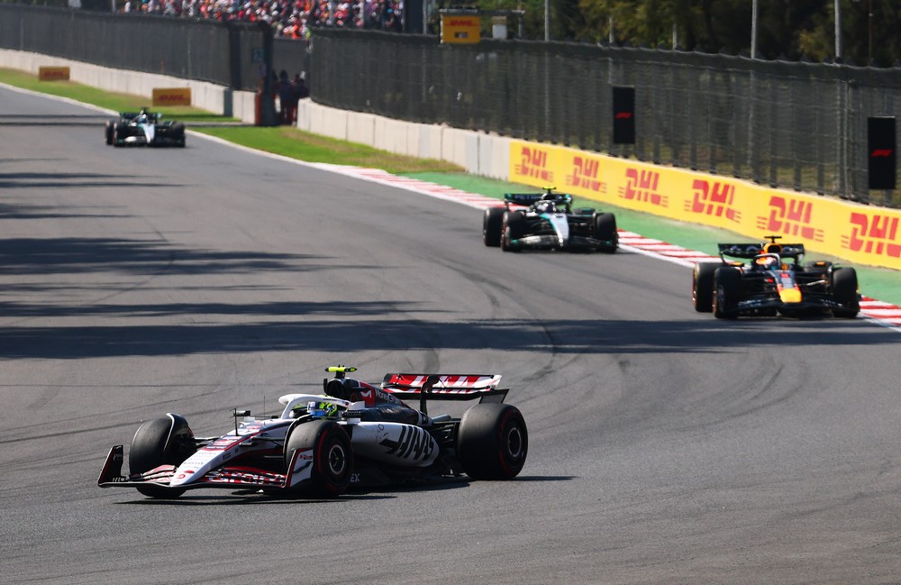 Oliver Bearman leads Max Verstappen during the 2025 Mexican Grand Prix